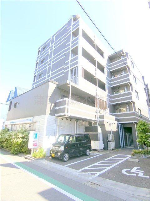 アクサス大森西アジールコートの外観