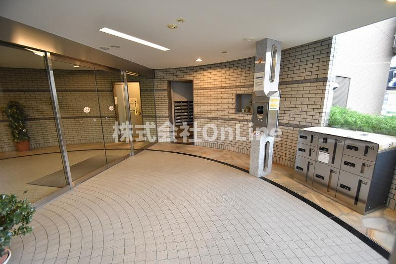 グラシア　久宝園のエントランス