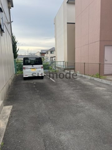 小山マンションの駐車場
