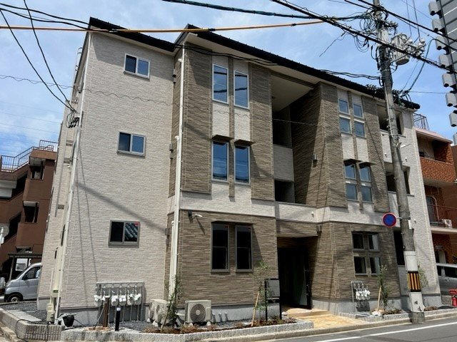 フォレスト　クレーンの外観