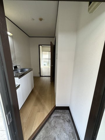太尾ハイツの玄関