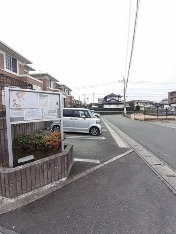 ひまわり　Ｂの駐車場