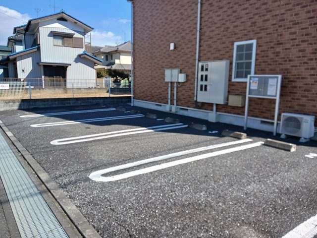 テル　メゾンの駐車場