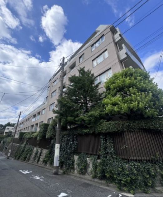 ハウス山の手動坂