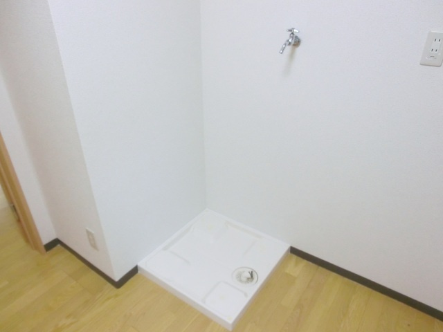 第九アサヒハイツの設備|室内洗濯機置き場です。