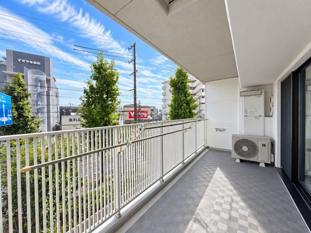 シティハウス上社ヒルズのバルコニー|南向きのバルコニー（12.40㎡）。物干し金物付きで洗濯物もたっぷり干せます