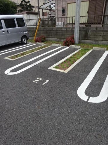 グラン・メゾンの駐車場