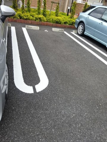 クレッシェンドⅡの駐車場