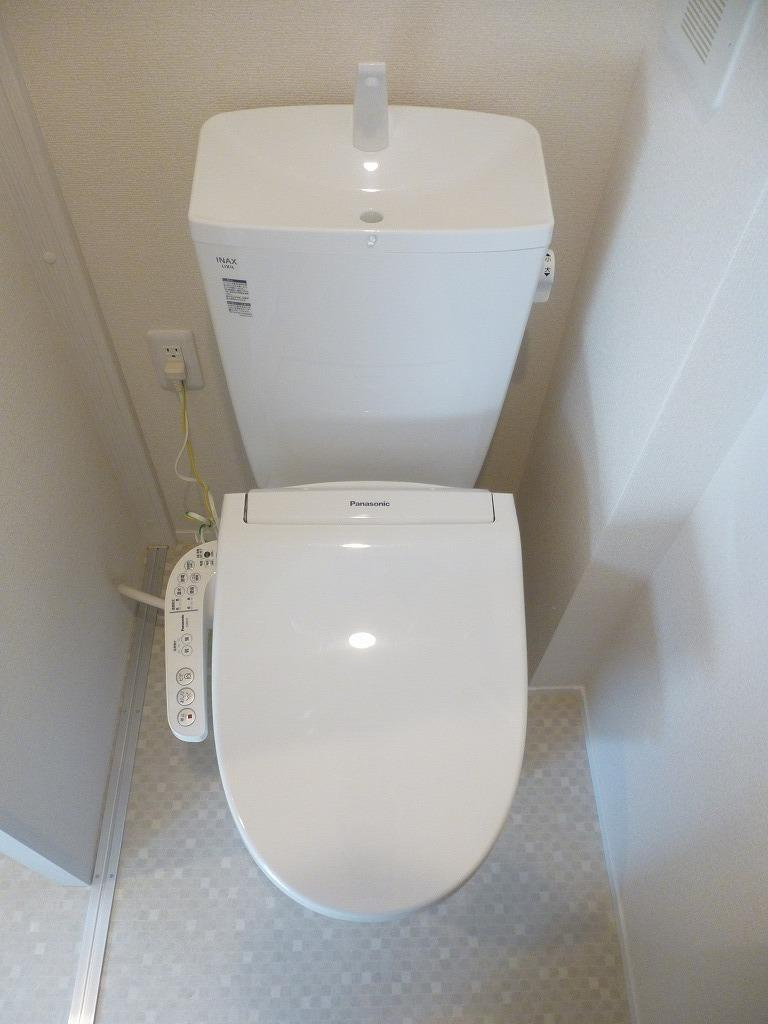 ル エラブルのトイレ|落ち着いた色調のトイレです