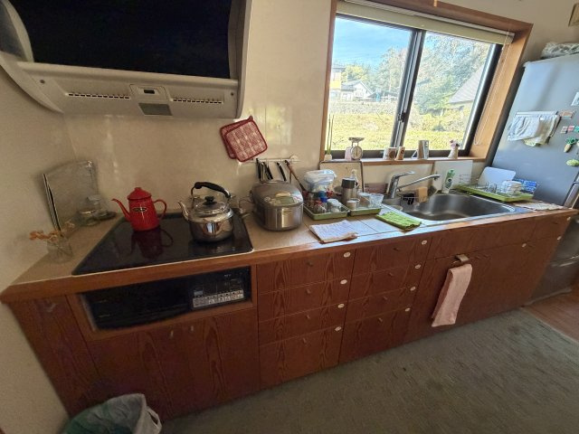 【北杜市大泉町谷戸】離れ付きの２LDK平家のキッチン