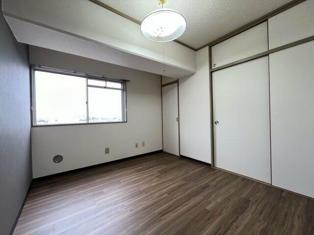 【寝室】