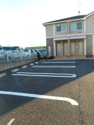 ラークハウスの駐車場