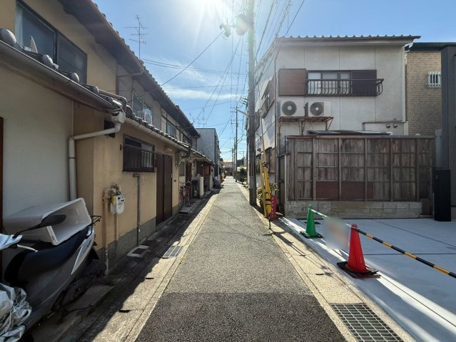 嵯峨折戸町の前面道路含む現地写真