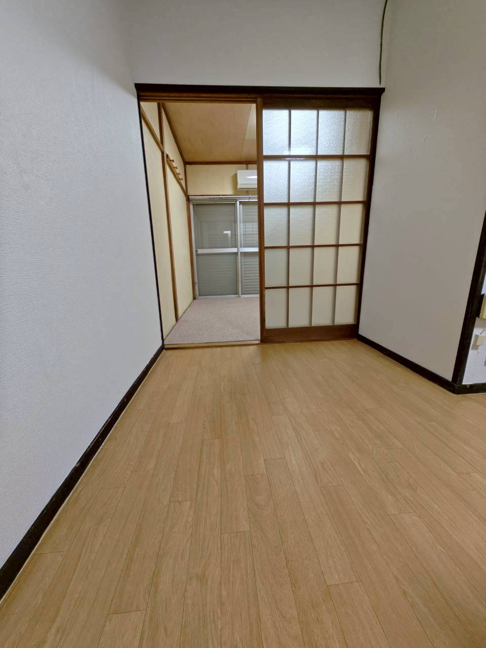 コーポ飯倉の居間・リビング