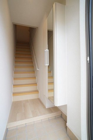 ネオ　フォレストの玄関