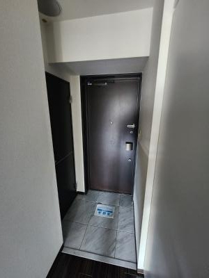 宝源ビルの玄関