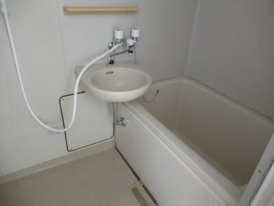 コートアオイの浴室|落ち着いた空間のお風呂です