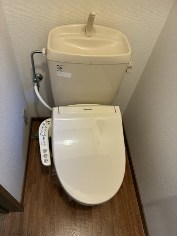 上新栄町6丁目嶺山館のトイレ