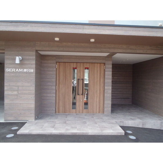 【エントランス】SERAM神宮前
