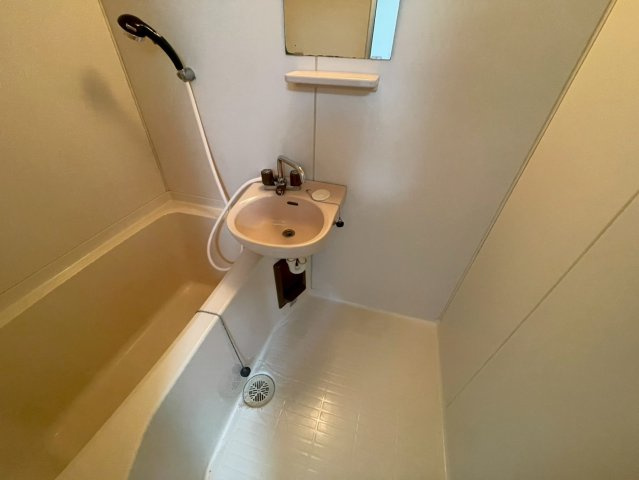 シティ岸里の洗面所