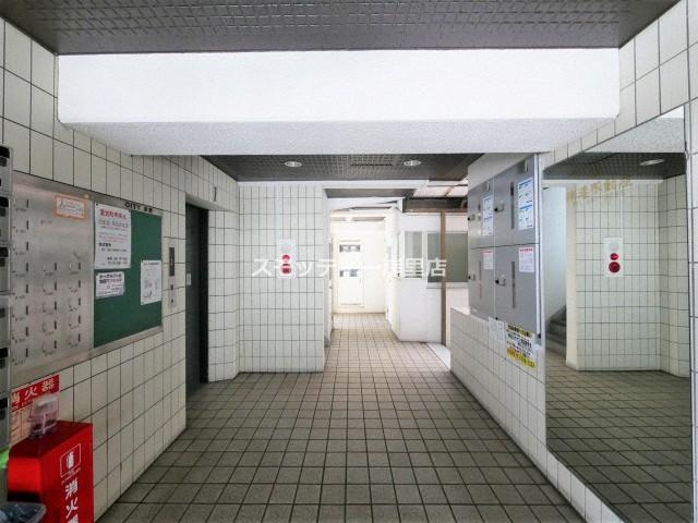 シティ岸里のロビー
