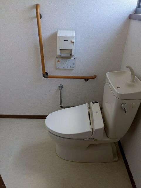 平戸町店舗併用住宅のトイレ