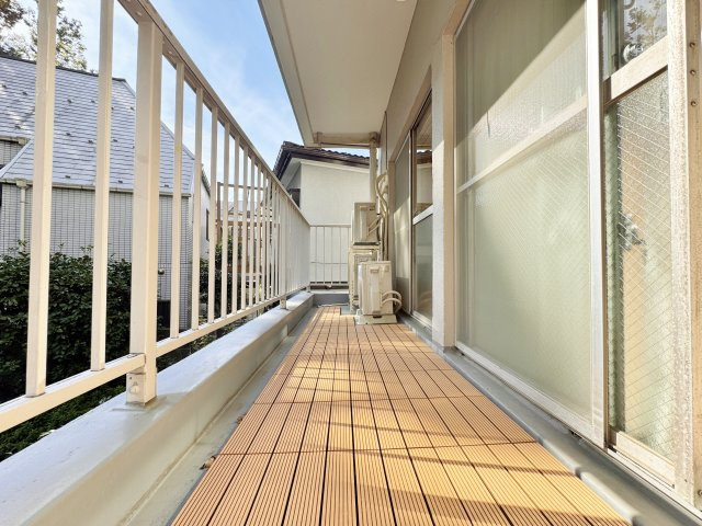 桜台ハイライズのバルコニー|陽当り良好な南向きのワイドバルコニー
お洗濯物もしっかりと乾きます
