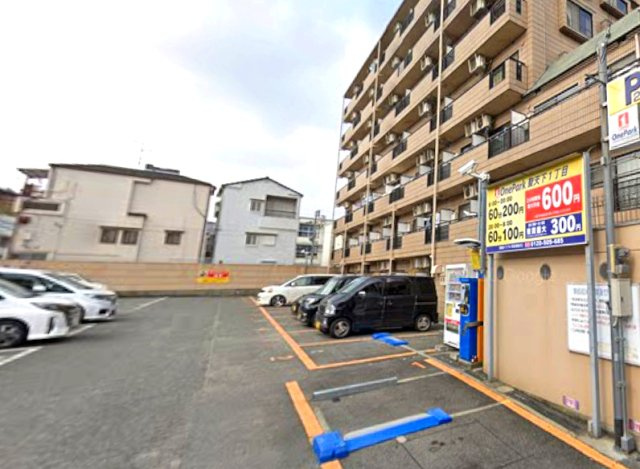 エフアール丸山通の駐車場