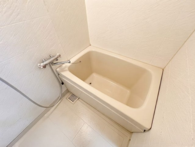 エフアール丸山通の浴室