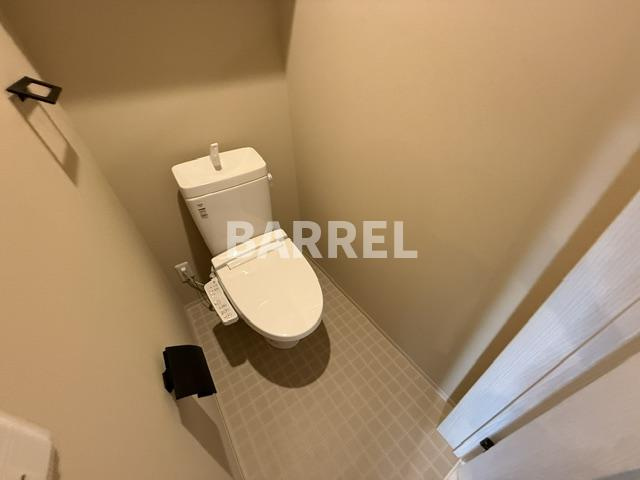 Louis Apartment豊中蛍池ウエストのトイレ