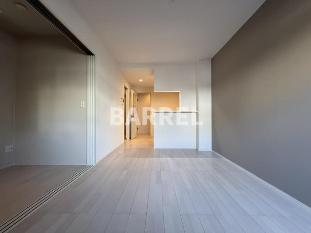 Louis Apartment豊中蛍池ウエストの居間・リビング