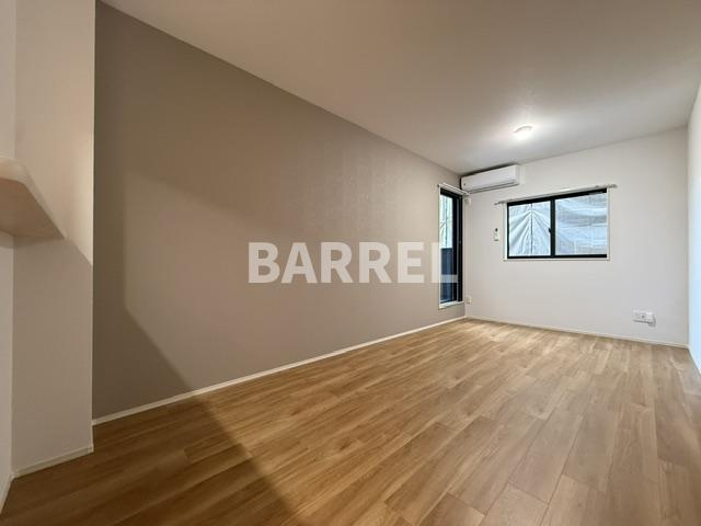 Louis Apartment豊中蛍池イーストの居間・リビング