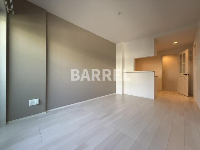 Louis Apartment豊中蛍池ウエストの居間・リビング