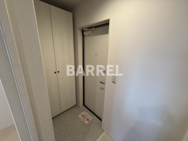 Louis Apartment豊中蛍池ウエストの玄関