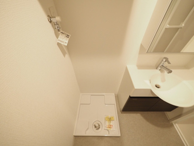 【設備】 | ArtizA瓦屋町Ⅰ | 洗濯機置き場です