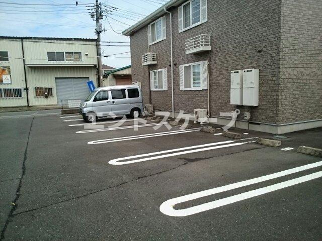 メゾンサンローゼＡの駐車場|高崎、前橋のお部屋探しはエンドスケープまで！お客様の理想お聞かせ下さい♪