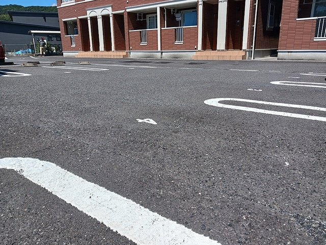 【駐車場】