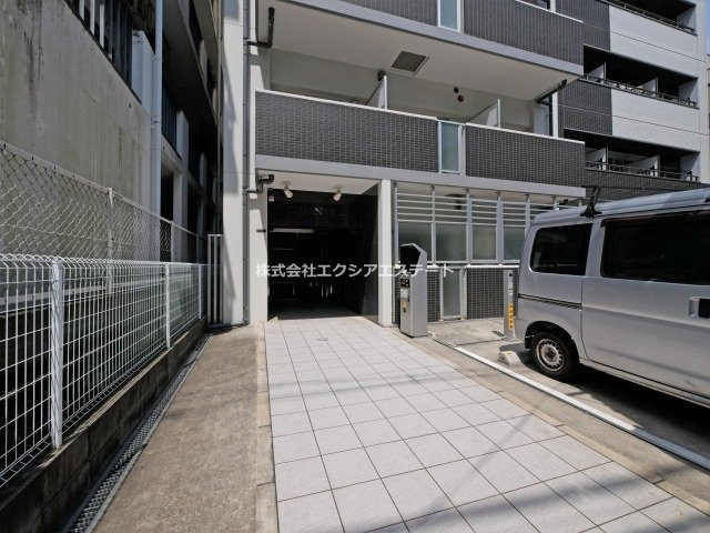 LOBANS東上のエントランス