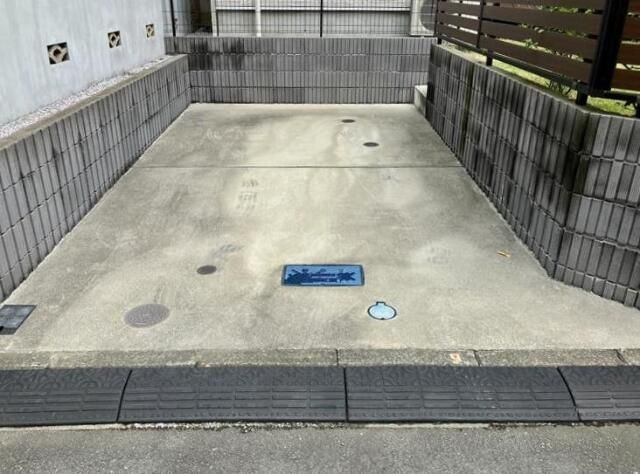 新吉田東戸建の駐車場