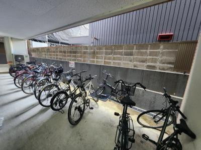 宝源ビルの駐車場|駐輪場