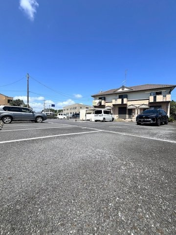 アペリーレ　B の駐車場