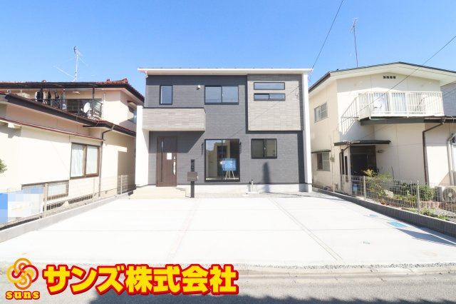 郡山市安積町荒井字十九夜　　　1号棟　　　安積第１小学校、安積中学区の外観|南側から見た駐車場を含む外観♪