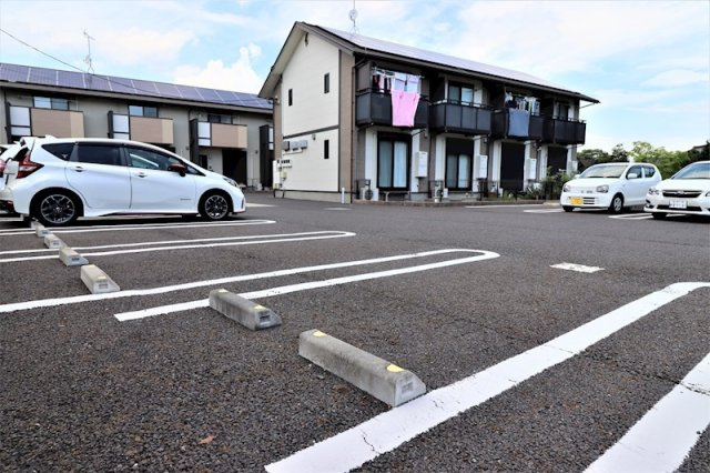 ｌａｐｉｓ　Ｂ の駐車場