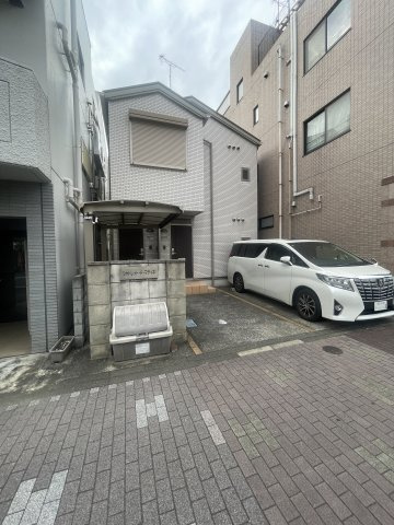シャトレットドマティネの駐車場