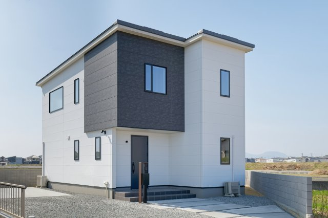FelidiaGarden丸亀市土器町西の外観