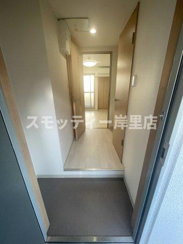 ナニワⅢ番館の玄関