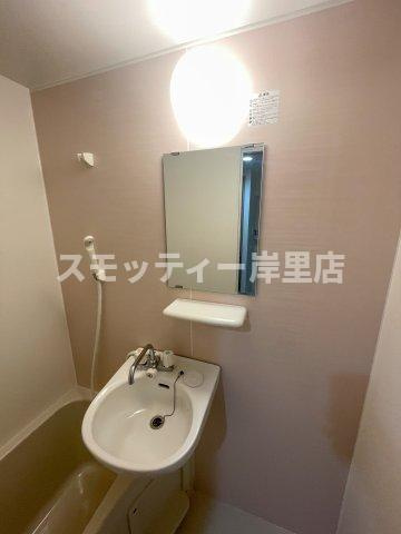 ナニワⅢ番館の洗面所