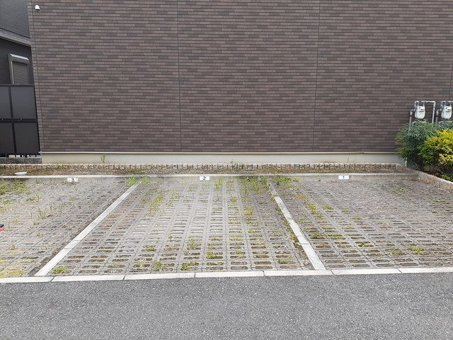 サンモール　Ⅰの駐車場|車をお持ちの方に嬉しい駐車場付きの物件です
