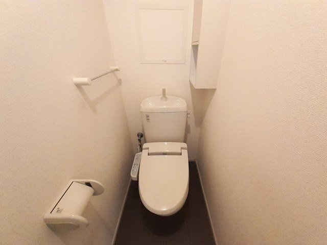 サンモール　Ⅰのトイレ|ゆったりとした空間のトイレです
