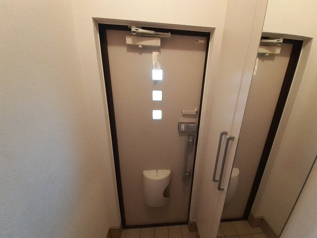 サンモール　Ⅰの玄関|明るい玄関です
